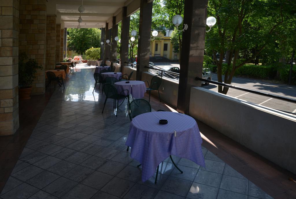 Hotel Salus Sant'Andrea Bagni Exterior photo