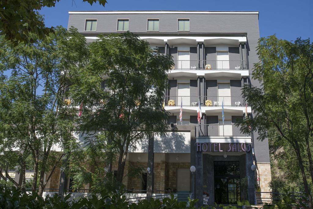 Hotel Salus Sant'Andrea Bagni Exterior photo
