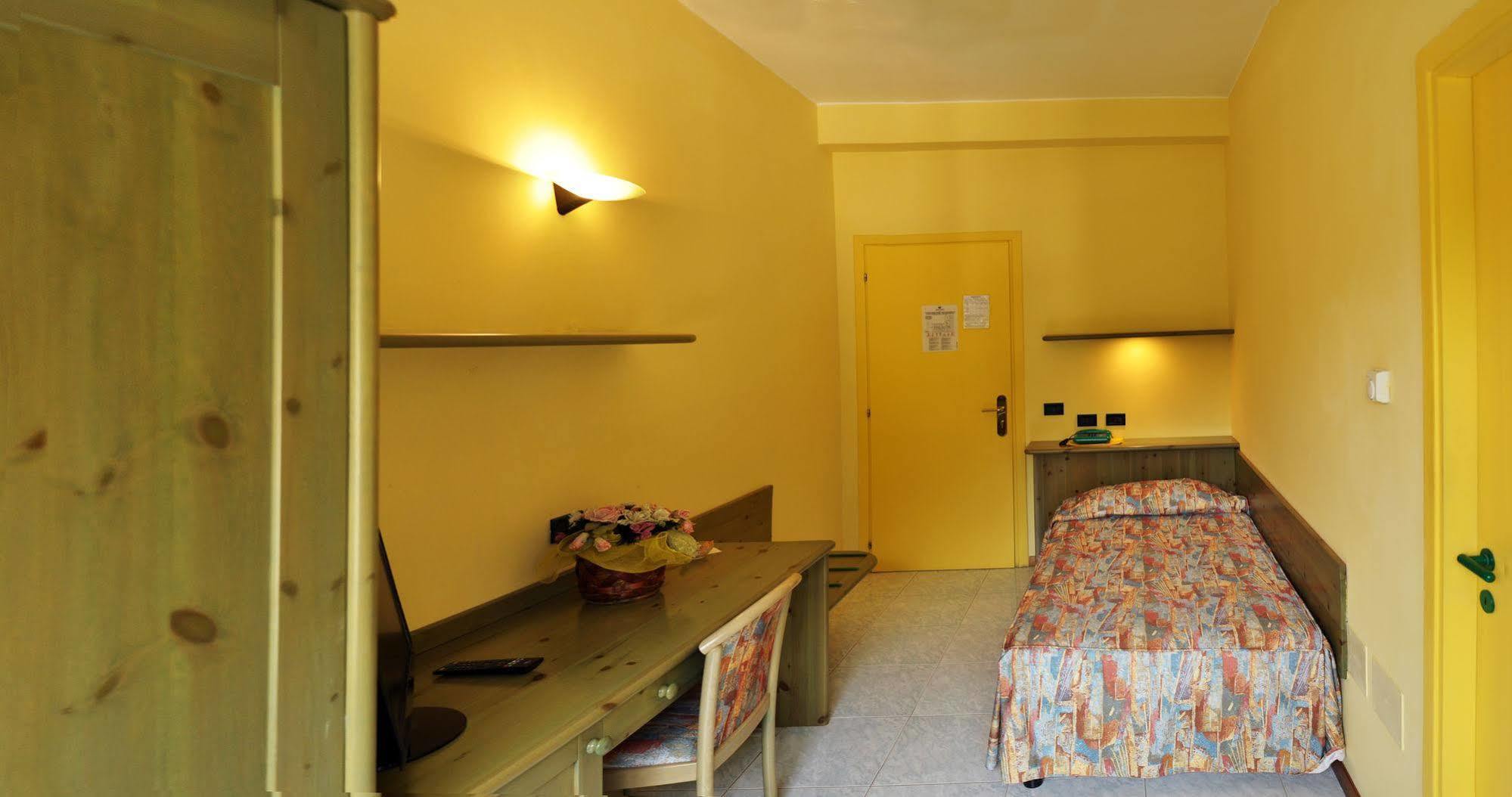 Hotel Salus Sant'Andrea Bagni Exterior photo
