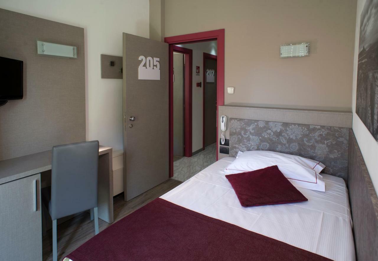 Hotel Salus Sant'Andrea Bagni Room photo