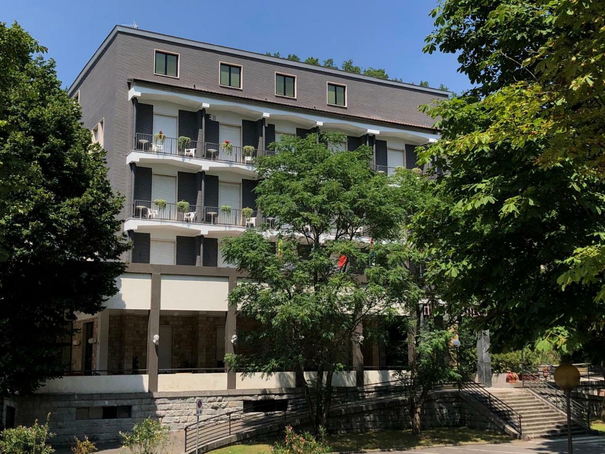 Hotel Salus Sant'Andrea Bagni Exterior photo