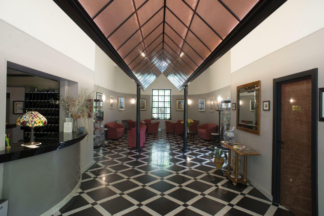 Hotel Salus Sant'Andrea Bagni Exterior photo